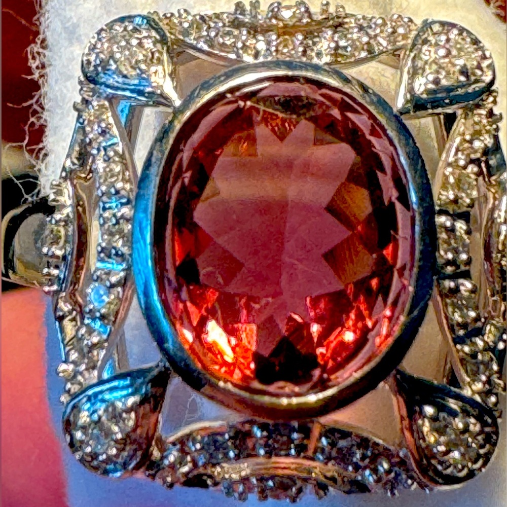 STUNNING 18KT WG RUBELITE & DIAMOND RING